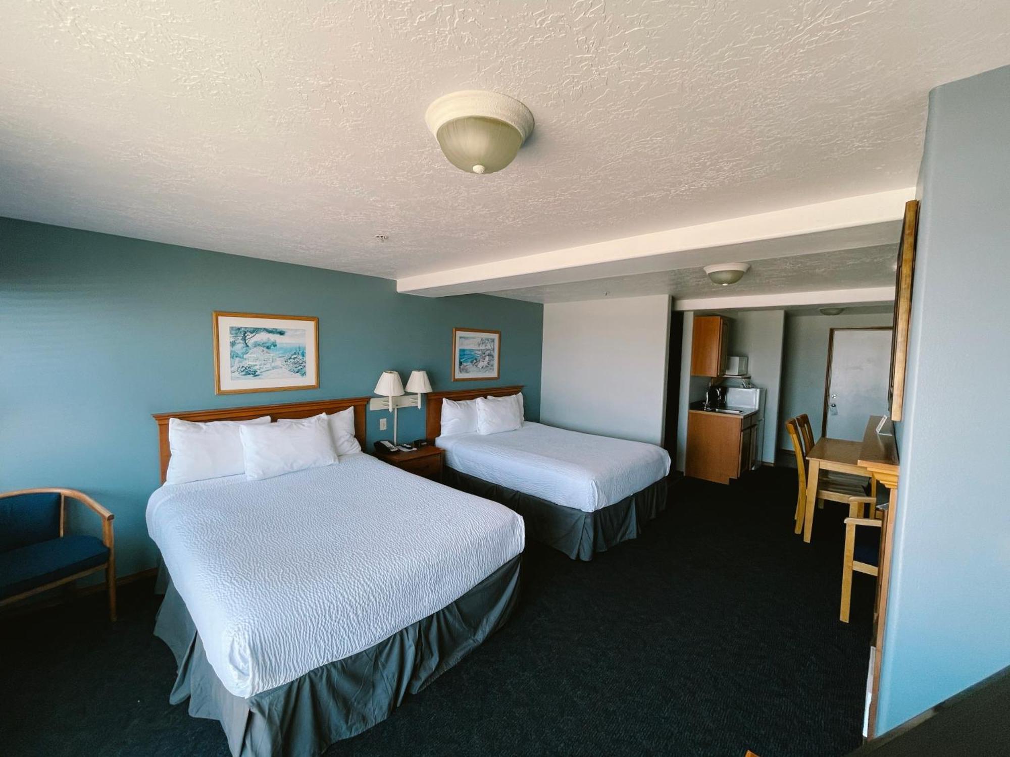 Sandcastle Beachfront Motel Lincoln City Room photo