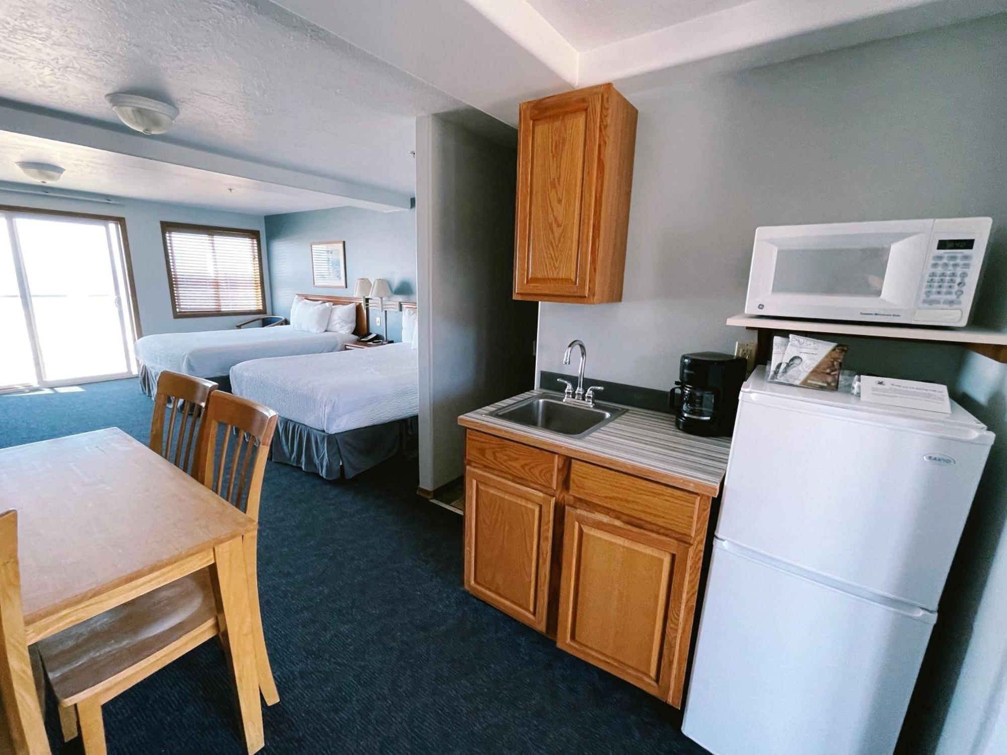 Sandcastle Beachfront Motel Lincoln City Room photo