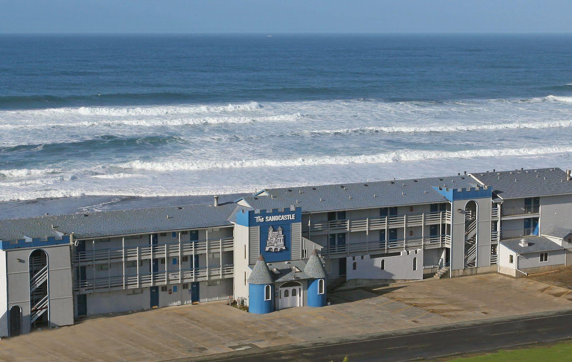 Sandcastle Beachfront Motel Lincoln City Exterior photo